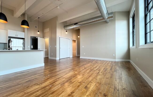 2 beds, 2 baths, 957 sqft, $2,350, Unit UNIT 513