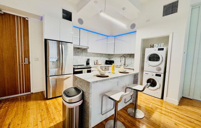 1 bed, 1 bath, 501 sqft, $2,500, Unit 512