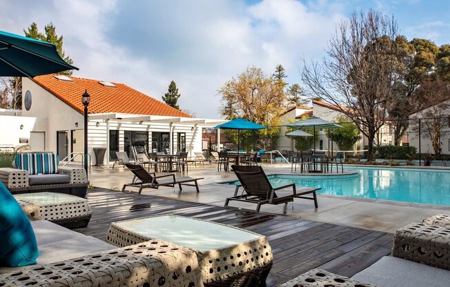 Vercanta Pleasanton | Pleasanton, CA | Poolside Lounge