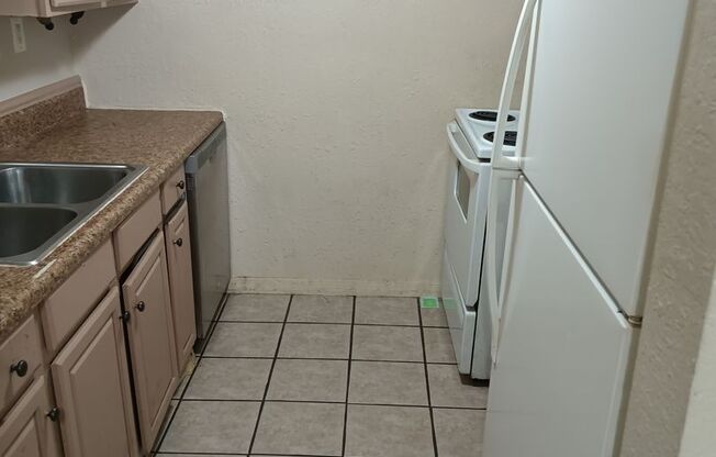 2 beds, 2 baths, $1,575, Unit # #A AKA #A 6