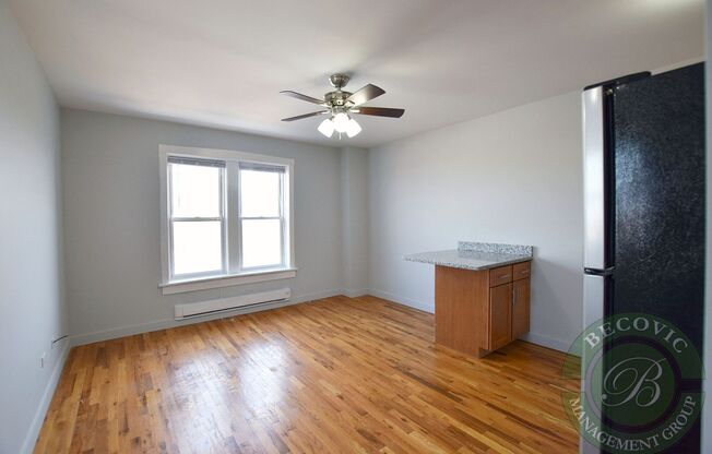 Studio, 1 bath, 266 sqft, $1,350, Unit 7450-74