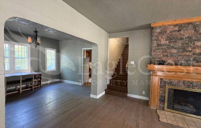 Large 8-Bedroom Home Across from Whitman College – Lawn Care Included