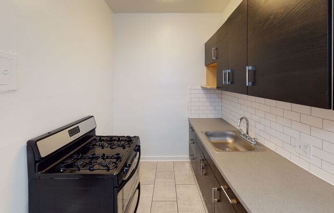 Studio, 1 bath, 480 sqft, $1,595, Unit 304