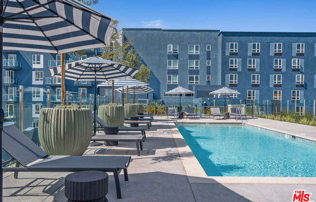 Studio, 1 bath, 655 sqft, $2,480, Unit 727