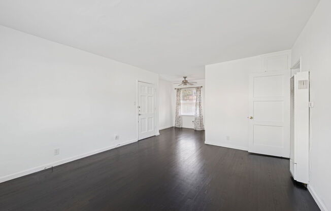2032 DELAWARE AVE