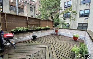 247 W 102 ST