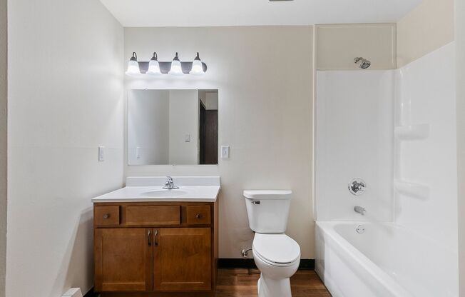 2 beds, 1 bath, $1,099.99, Unit 1650-16