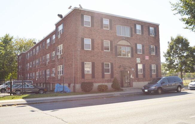 1 bed, 1 bath, 463 sqft, $1,300, Unit C10