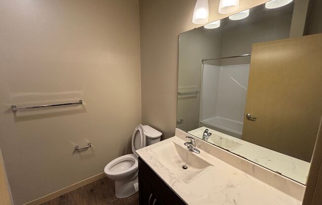 Studio, 1 bath, 557 sqft, $1,565, Unit 104-311