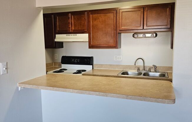 1 bed, 1 bath, 612 sqft, $685, Unit 4965 Sycamore