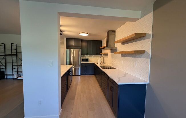 Newly Remodeled 1 bedroom / 1.5 bath Condo at Place One