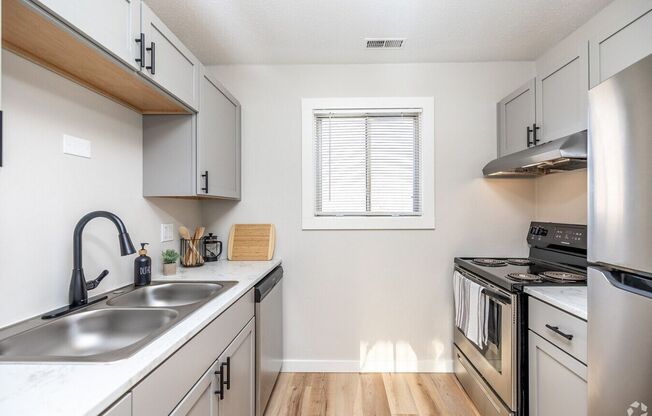 2 beds, 2 baths, 1,030 sqft, $985, Unit 19