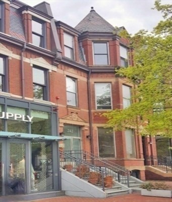 242 NEWBURY ST