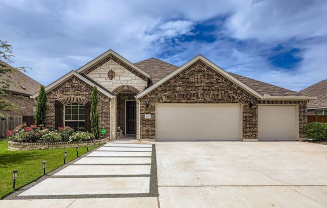Gorgeous 5 BD / 3 BA Home for Lease in Hutto