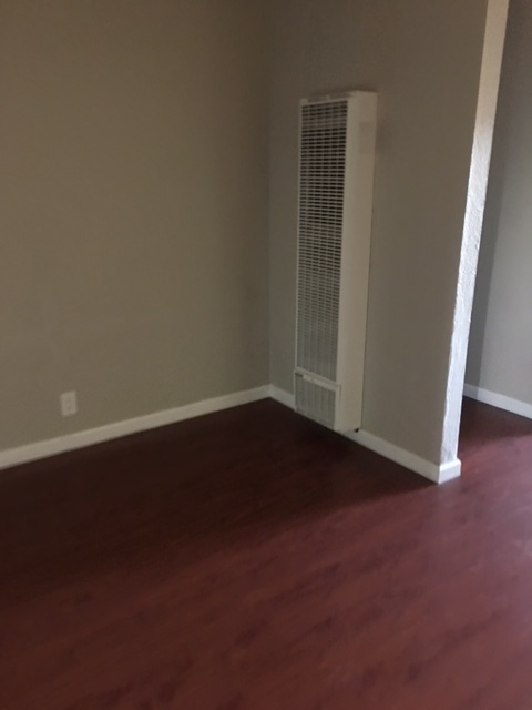 2 beds, 1 bath, 780 sqft, $2,300