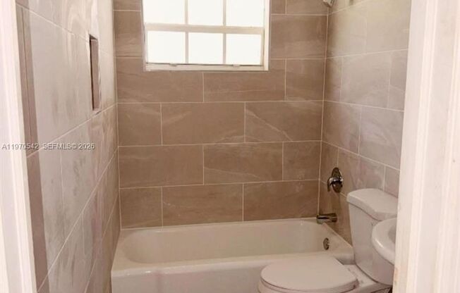 3048 NW 20TH ST FORT LAUDERDALE, FL 33311