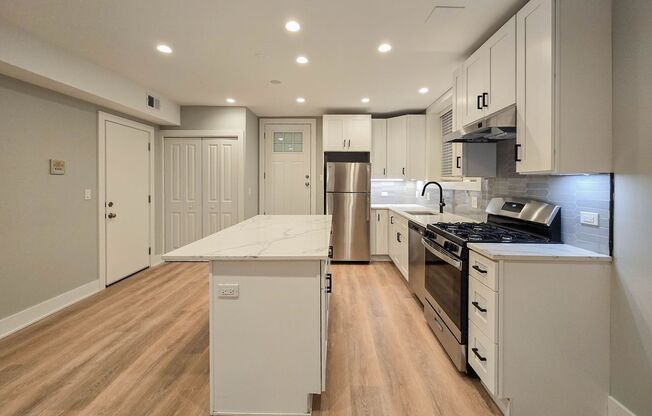 2 beds, 1 bath, 759 sqft, $2,225, Unit 4839-G