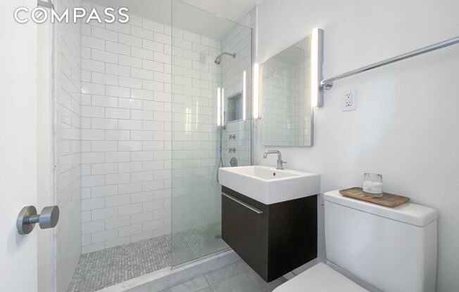 1 bed, 1 bath, 757 sqft, $4,450, Unit 18A