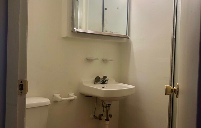 Studio, 1 bath, 150 sqft, $995, Unit 107