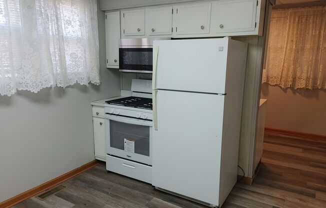 1 bed, 1 bath, $1,200, Unit Apt. 1