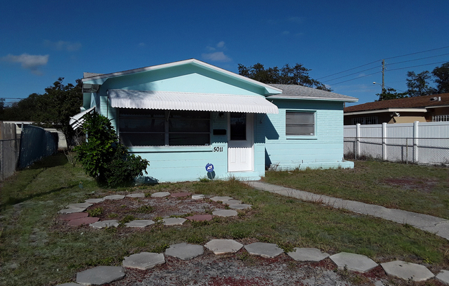 Three Bedroom One Bathroom House near Gulfport area.