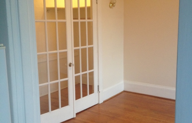 Studio, 1 bath, 300 sqft, $1,395, Unit 402