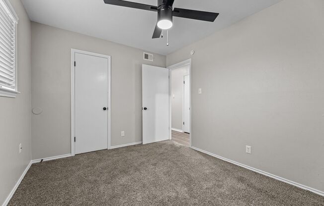 2 beds, 1 bath, $1,375, Unit 115