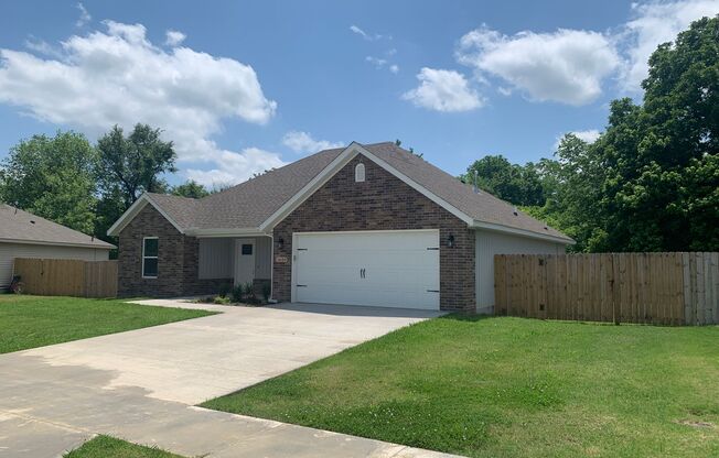 Lovely 3 Bedroom Home in Prairie Grove!!