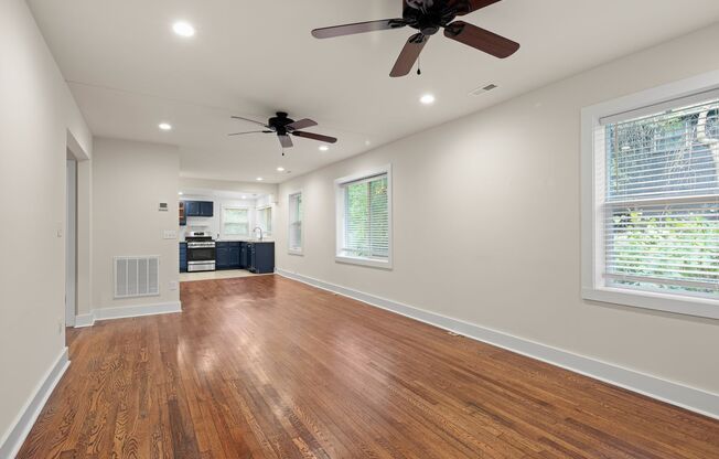 Beautifully Renovated Cottage - Great North Location