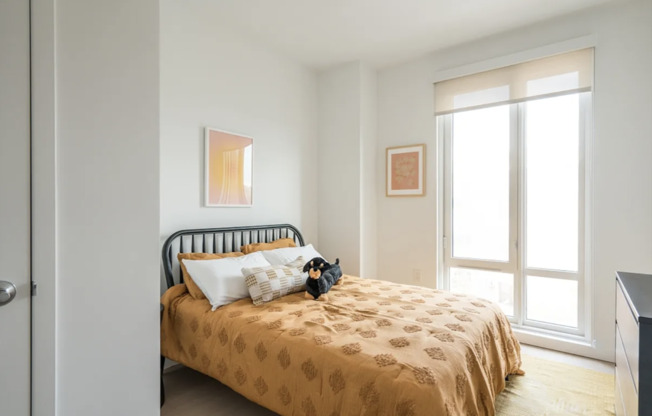3 beds, 2 baths, $7,375, Unit 341