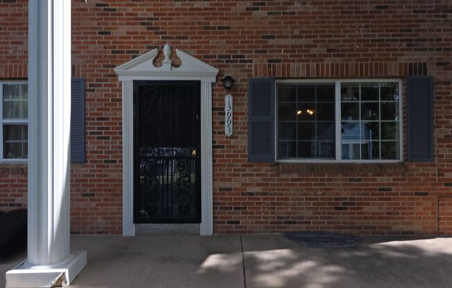 Great 3 Bedroom Townhouse In Aurora!