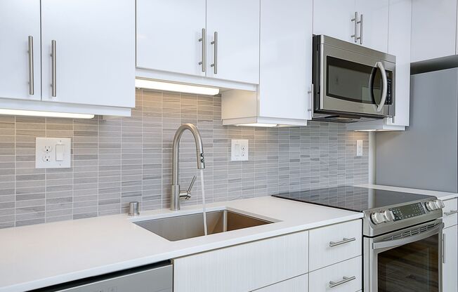 1 bed, 1 bath, 560 sqft, $2,395, Unit 501