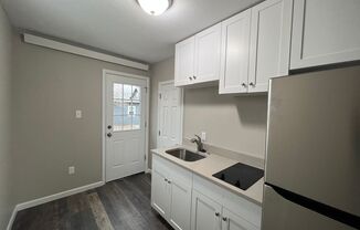 2 beds, 1 bath, $1,100