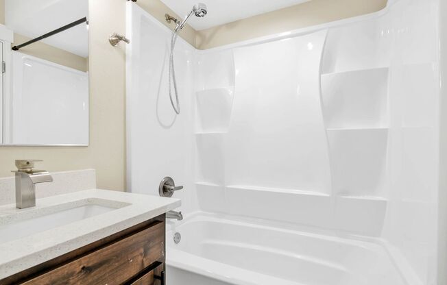 2 beds, 1 bath, 880 sqft, $1,395, Unit #1