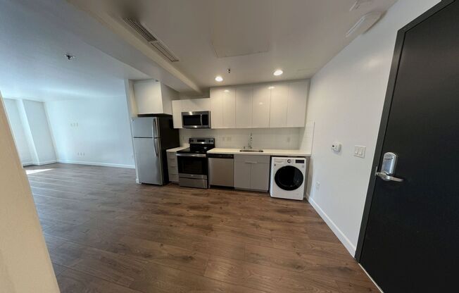 Studio, 1 bath, 527 sqft, $1,680.42, Unit 418