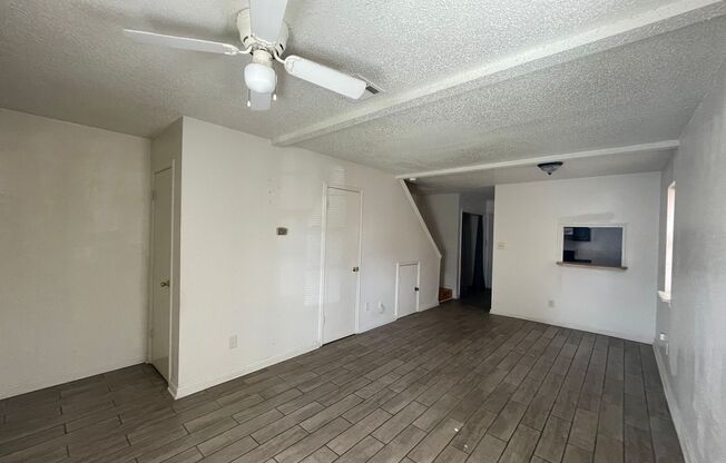 Apartment: Jackson Square