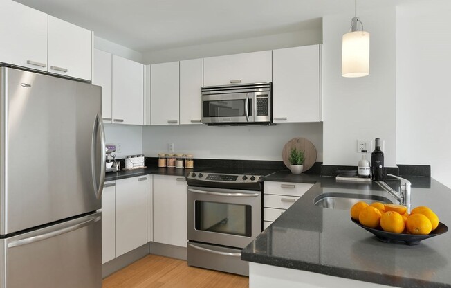 2 beds, 1 bath, 911 sqft, $3,750, Unit 617
