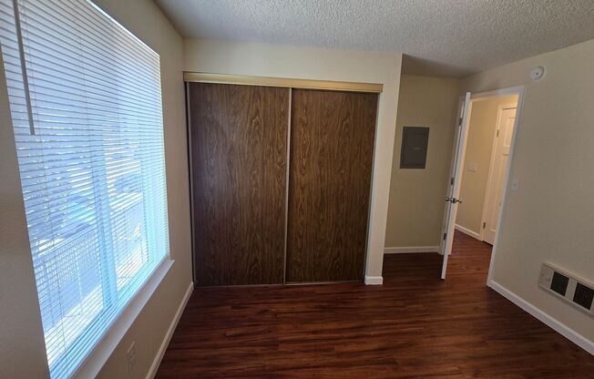 1 bed, 1 bath, 750 sqft, $1,075, Unit 1877F