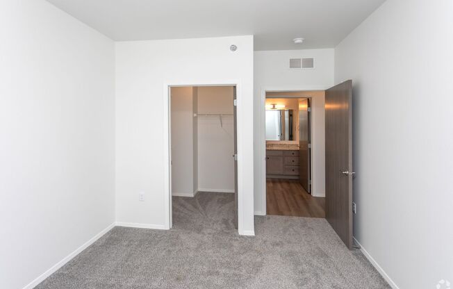 3 beds, 2 baths, 1,378 sqft, $1,915, Unit 337