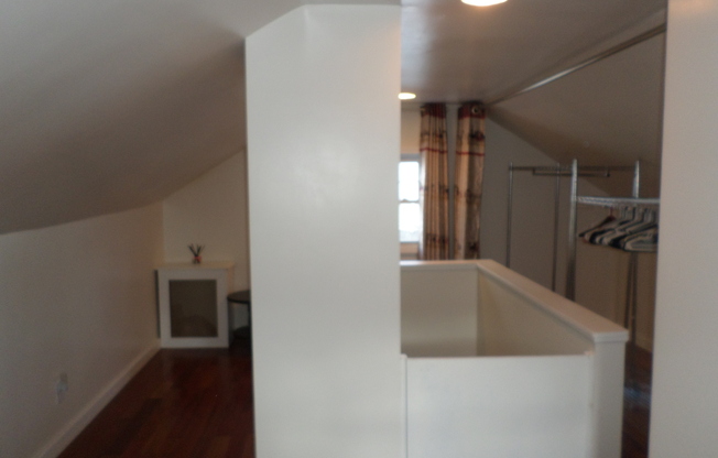 3 beds, 2 baths, $3,100