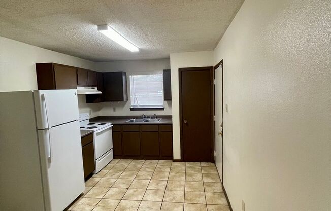 2 beds, 1 bath, $750