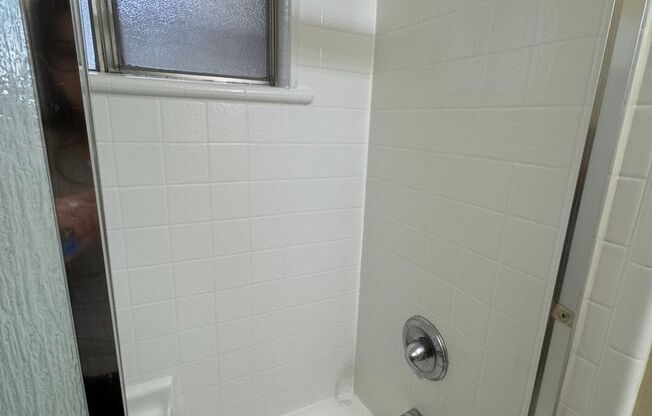 1 bed, 1 bath, $1,800, Unit 925-05