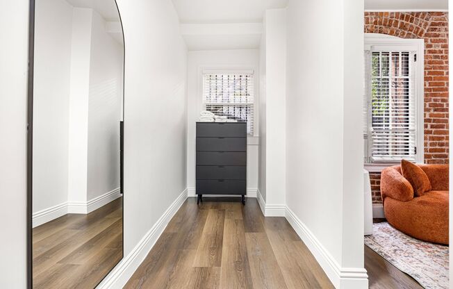 Studio, 1 bath, 540 sqft, $1,950, Unit 106