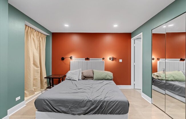 40 E Delaware Pl East Delaware Pl.