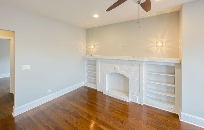 2 beds, 1 bath, 1,105 sqft, $2,550, Unit 2211-3