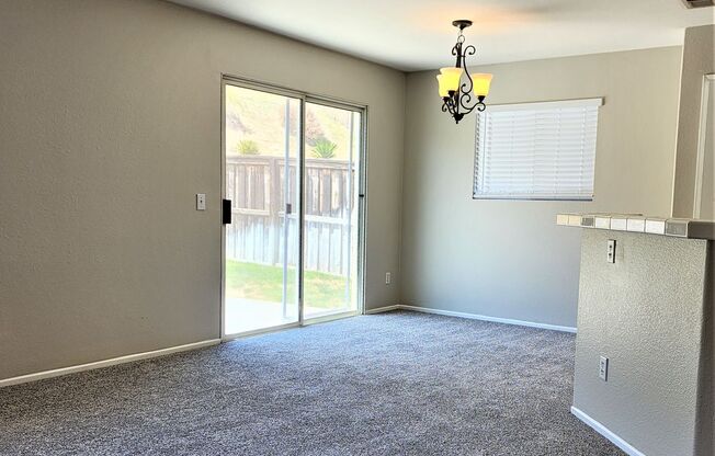 Great Single Story Home McVicker Canyon Hills 3BR, 2BA, 2 Car Garage