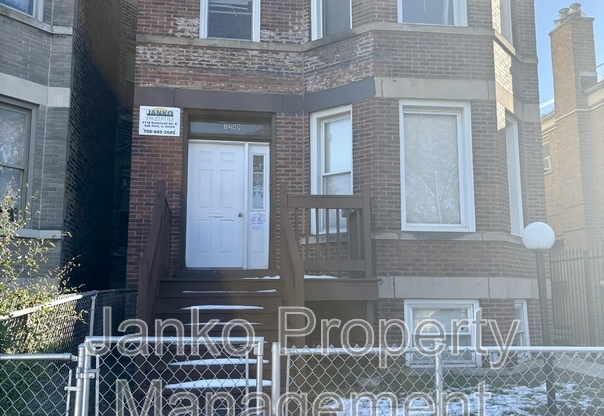 7249 S RIDGELAND AVE