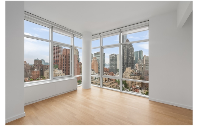 310 E 53 ST