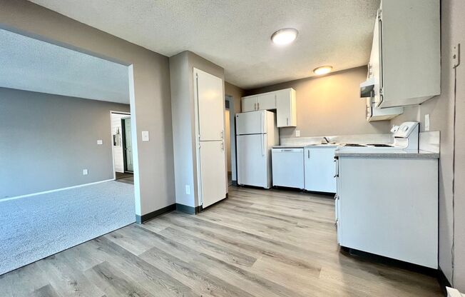 2 beds, 1 bath, 900 sqft, $1,650, Unit 19-C