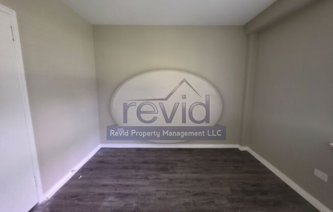 2 beds, 1 bath, 752 sqft, $995, Unit 1300-7